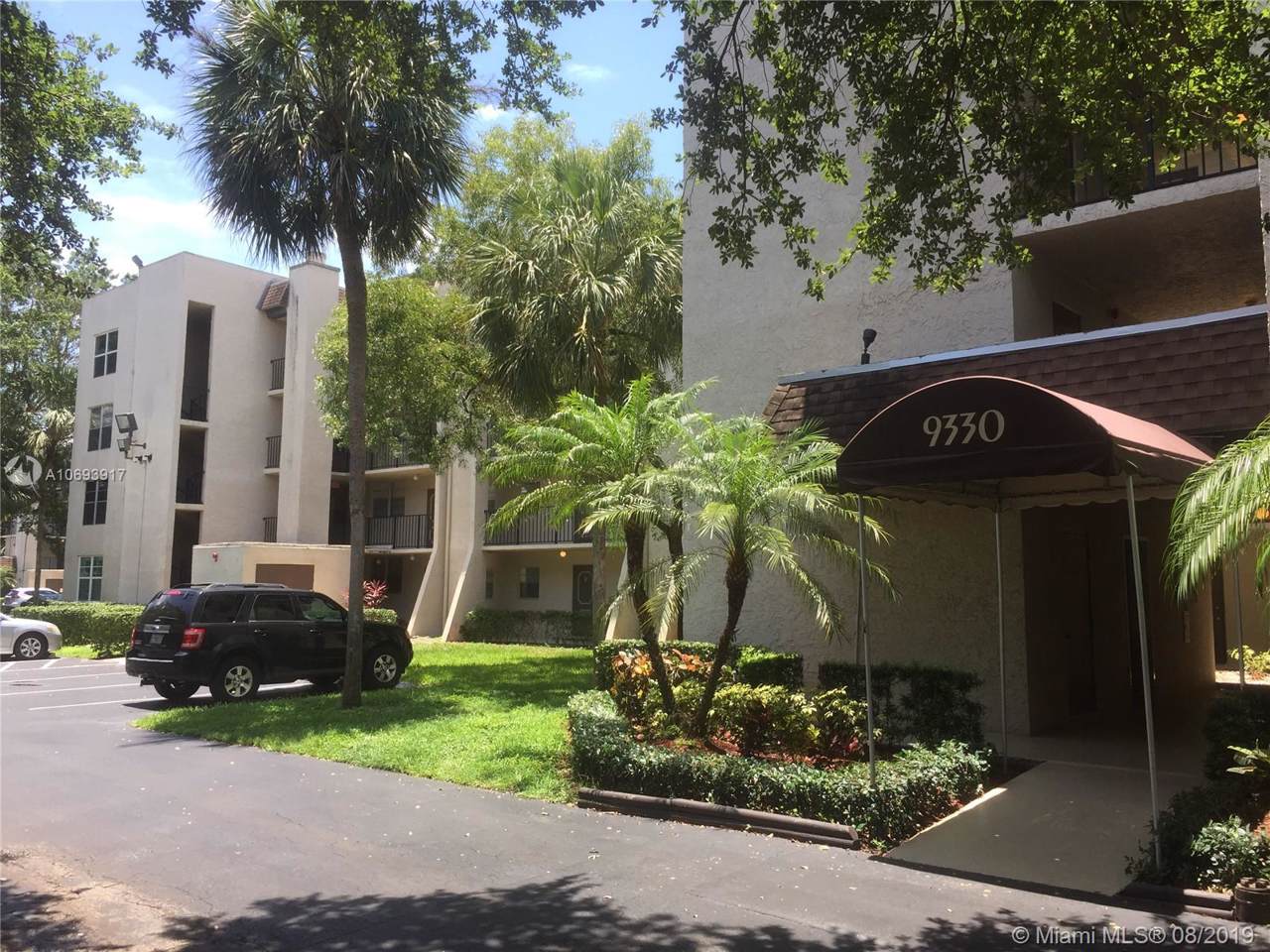 9330 Lagoon Pl - Photo 1