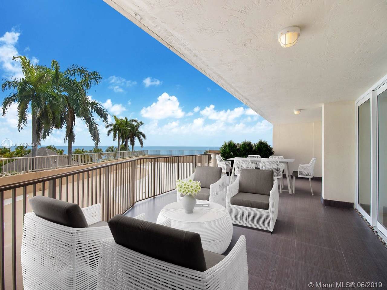 600 Grapetree Dr - Photo 1