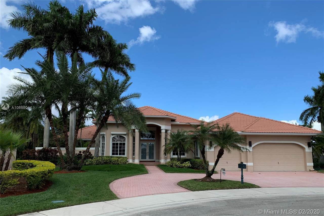 2530 Poinciana Dr - Photo 1