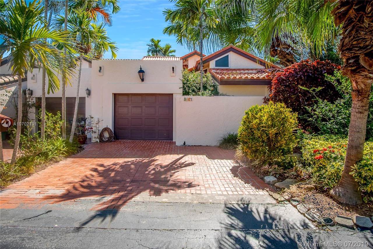 8887 78th Ct - Photo 1