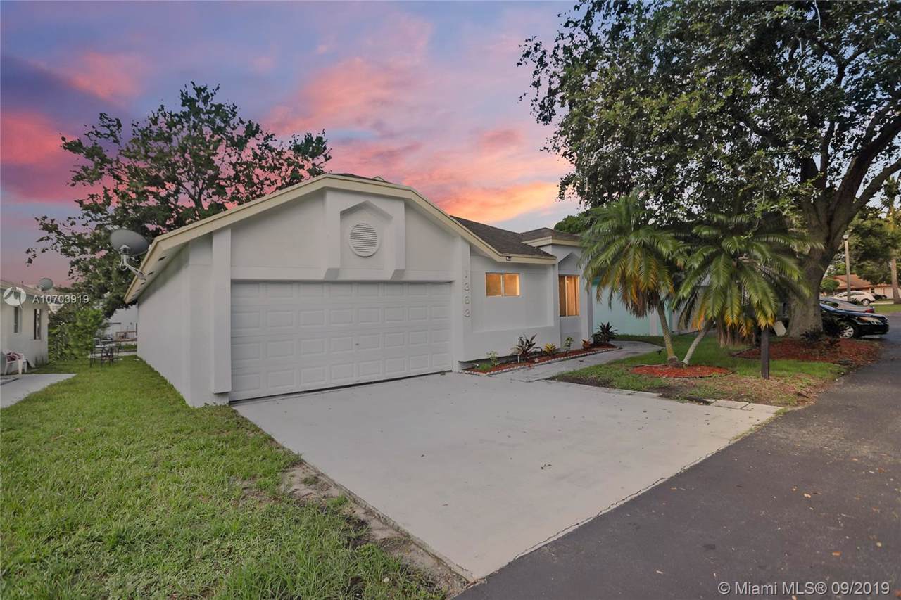 1363 Glen Oak Rd - Photo 1