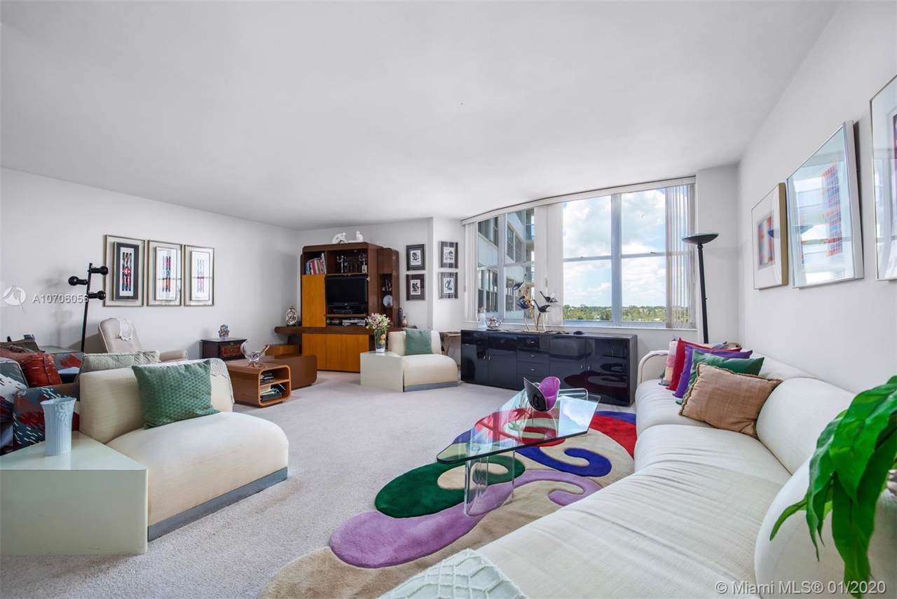 7441 Wayne Ave - Photo 1