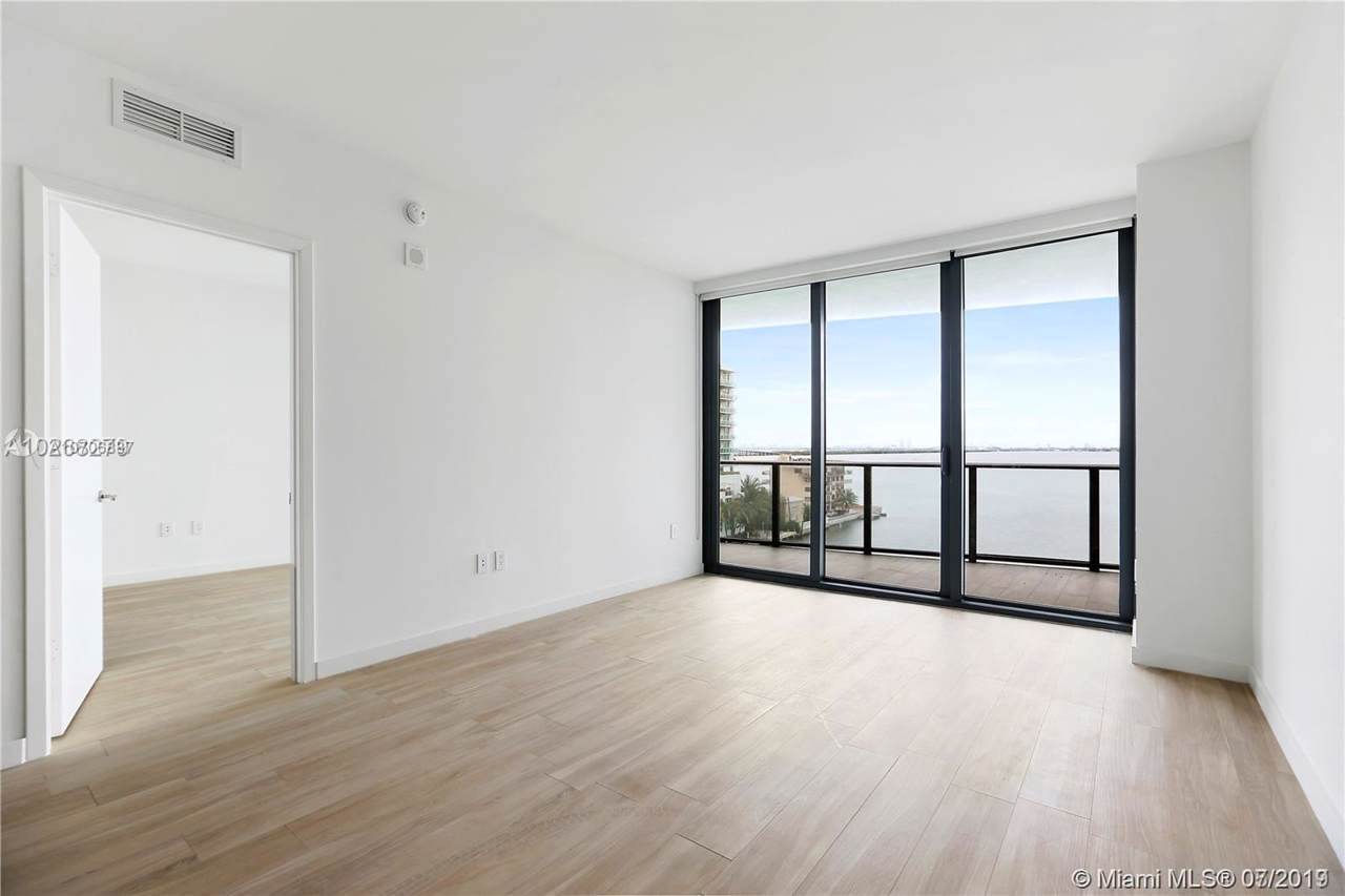 460 28 Street - Photo 1