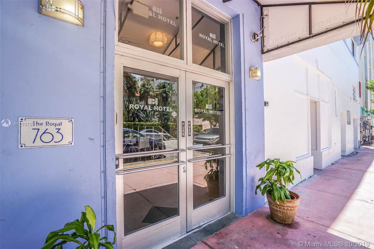 763 Pennsylvania Ave - Photo 1