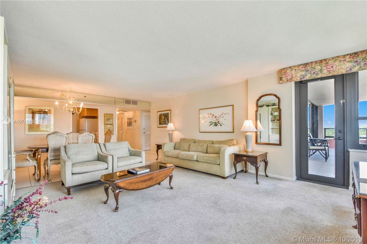 5225 Collins Ave - Photo 1