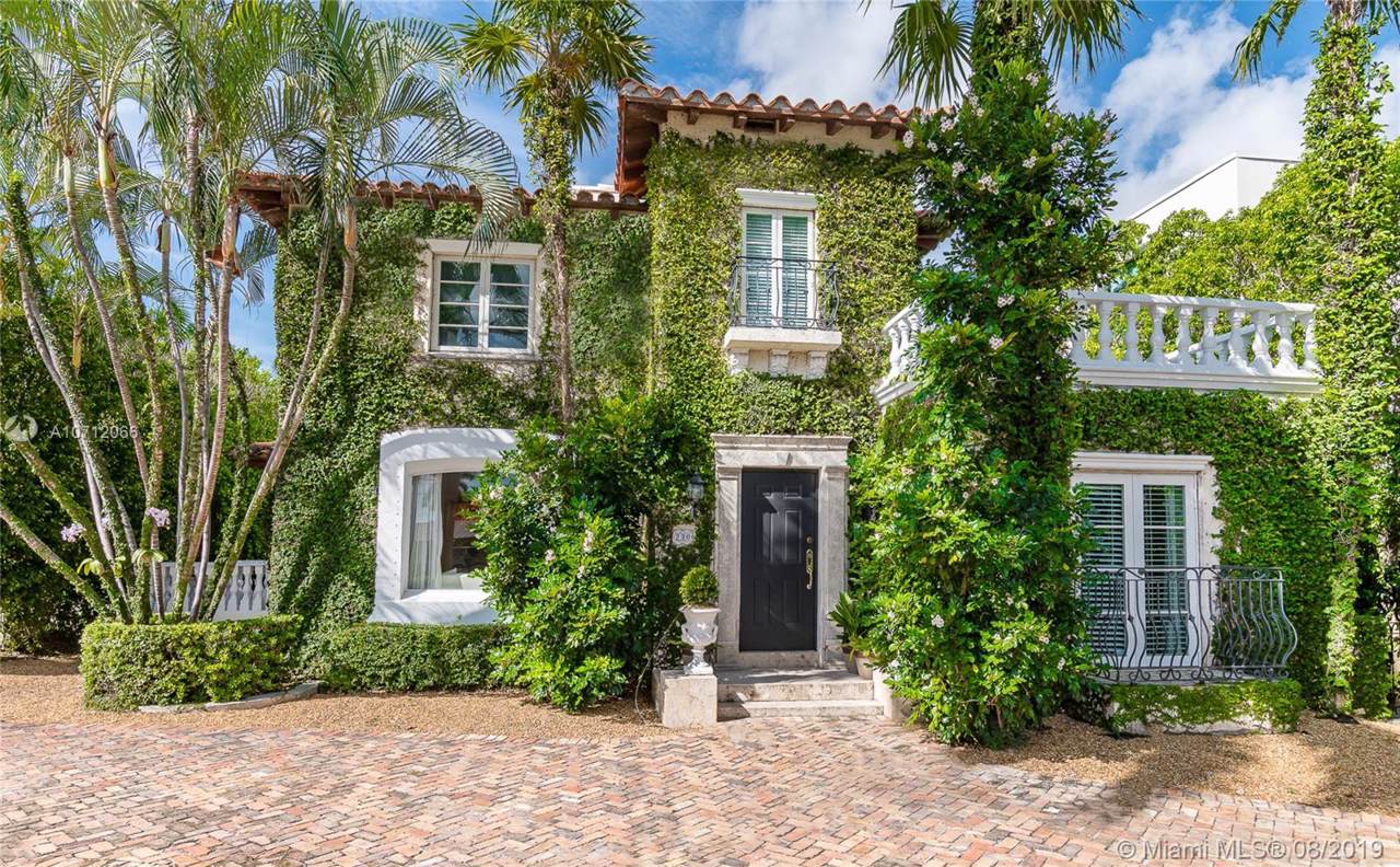 230 Palm Ave - Photo 1