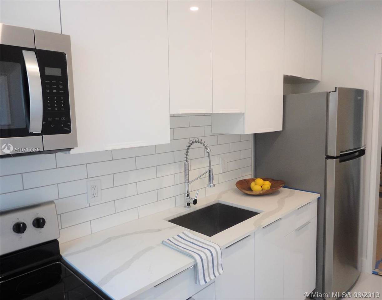 1925 Washington Ave - Photo 1