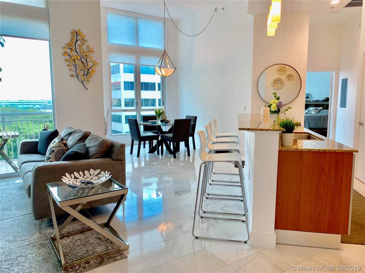 9055 73 CT - Photo 1