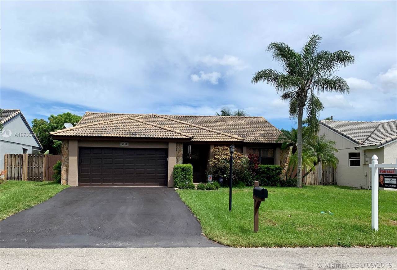 6330 Gauntlet Hall Ln - Photo 1
