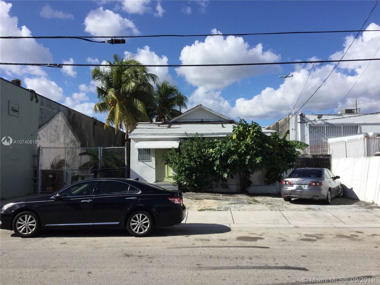 2289 21st Ter - Photo 1