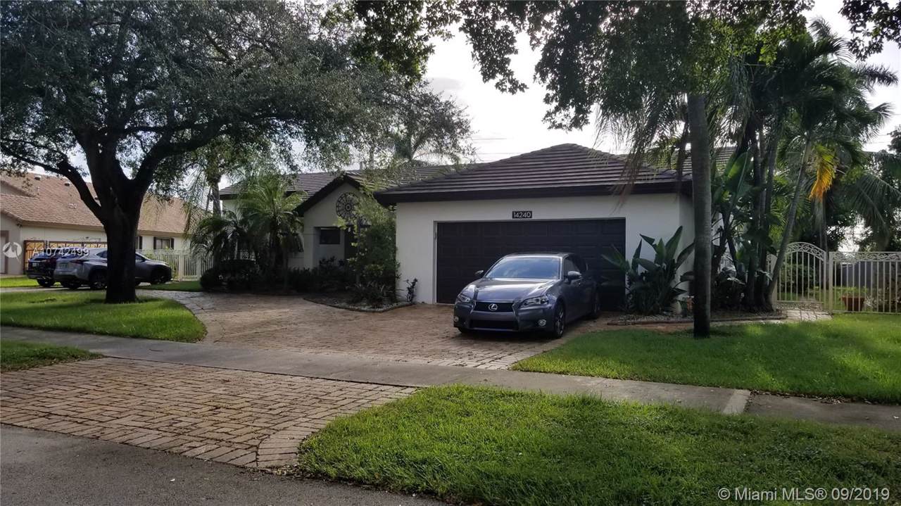 14240 Glencairn Rd - Photo 1