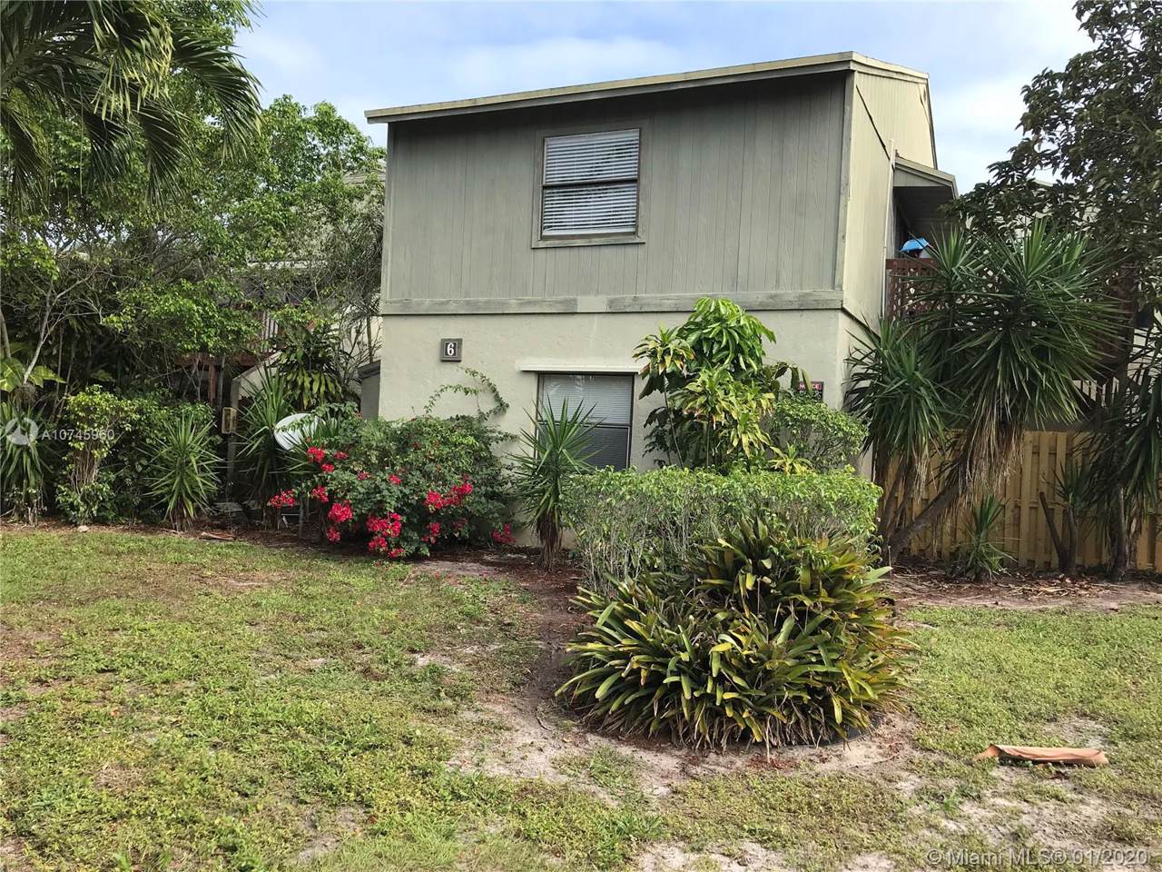 6 Crossings Cir - Photo 1