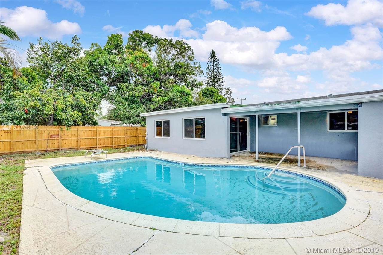7221 La Croix Dr - Photo 1