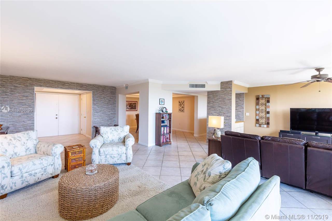 9735 52nd St - Photo 1