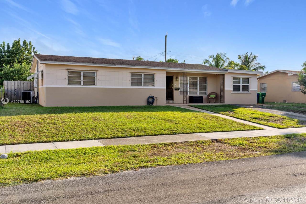 1360 192nd St - Photo 1