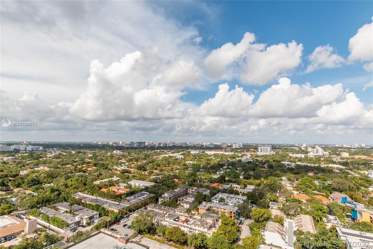 2831 Bayshore Dr - Photo 1