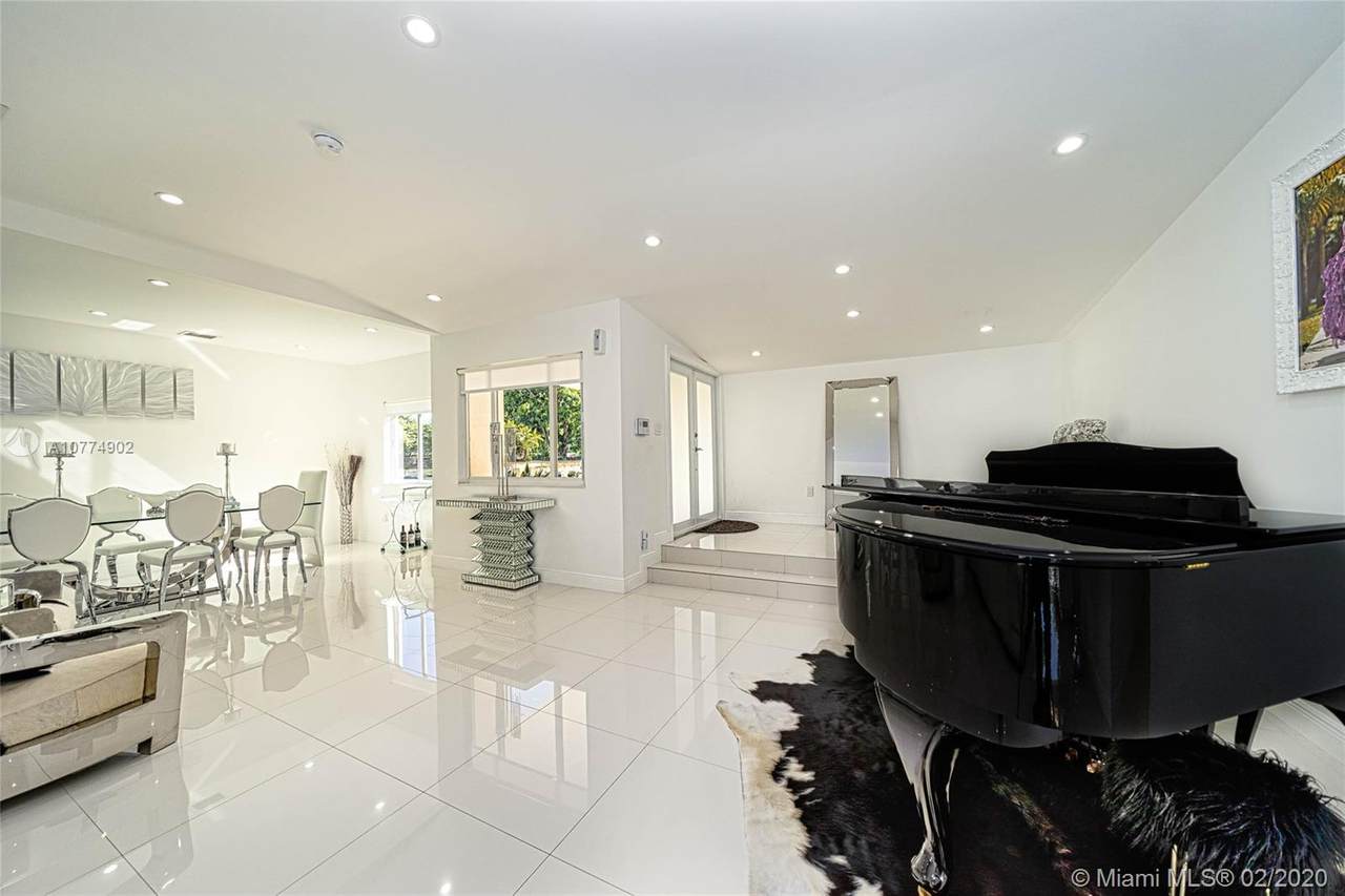7777 74th St - Photo 1