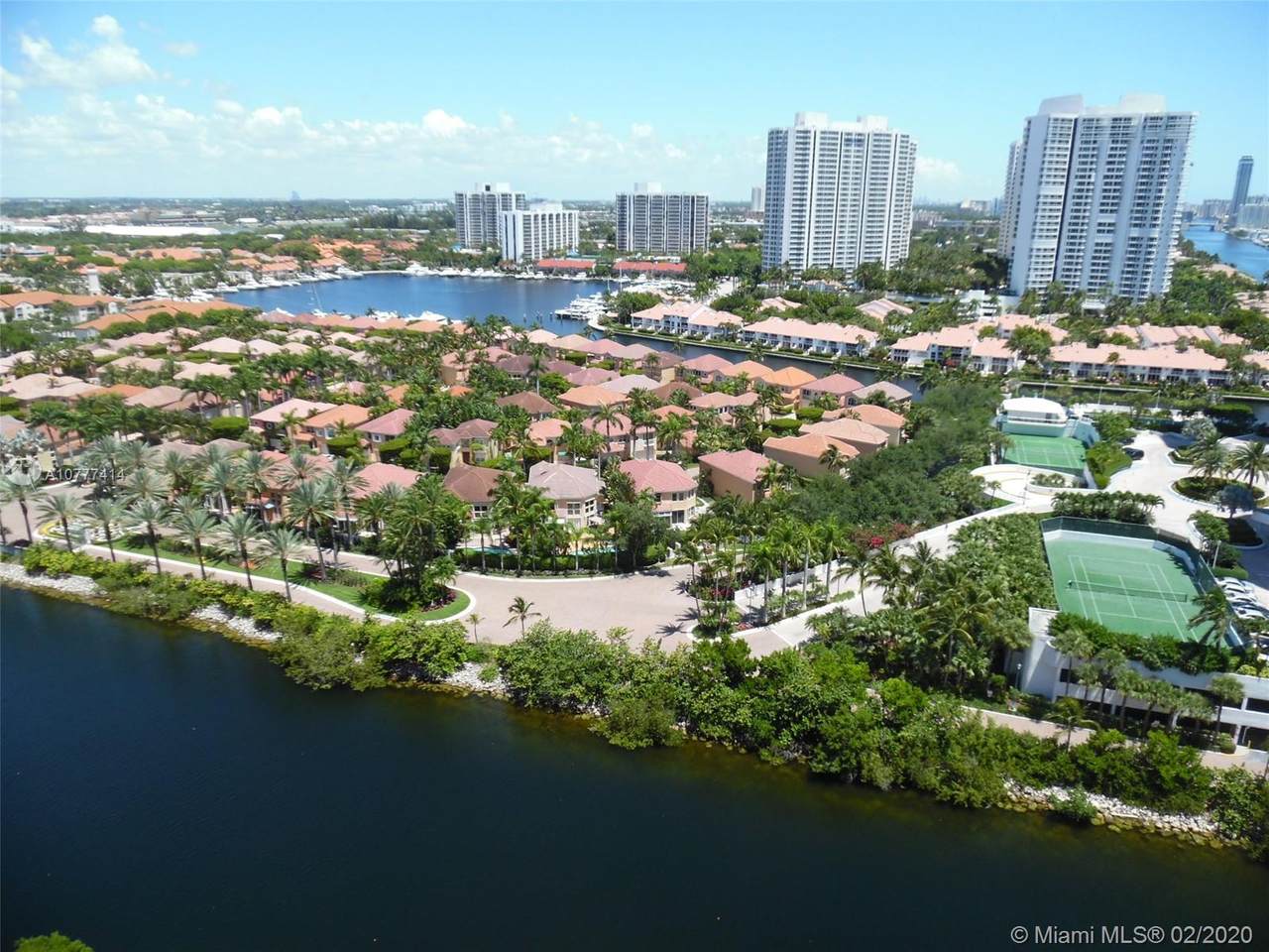 20505 Country Club Dr - Photo 1