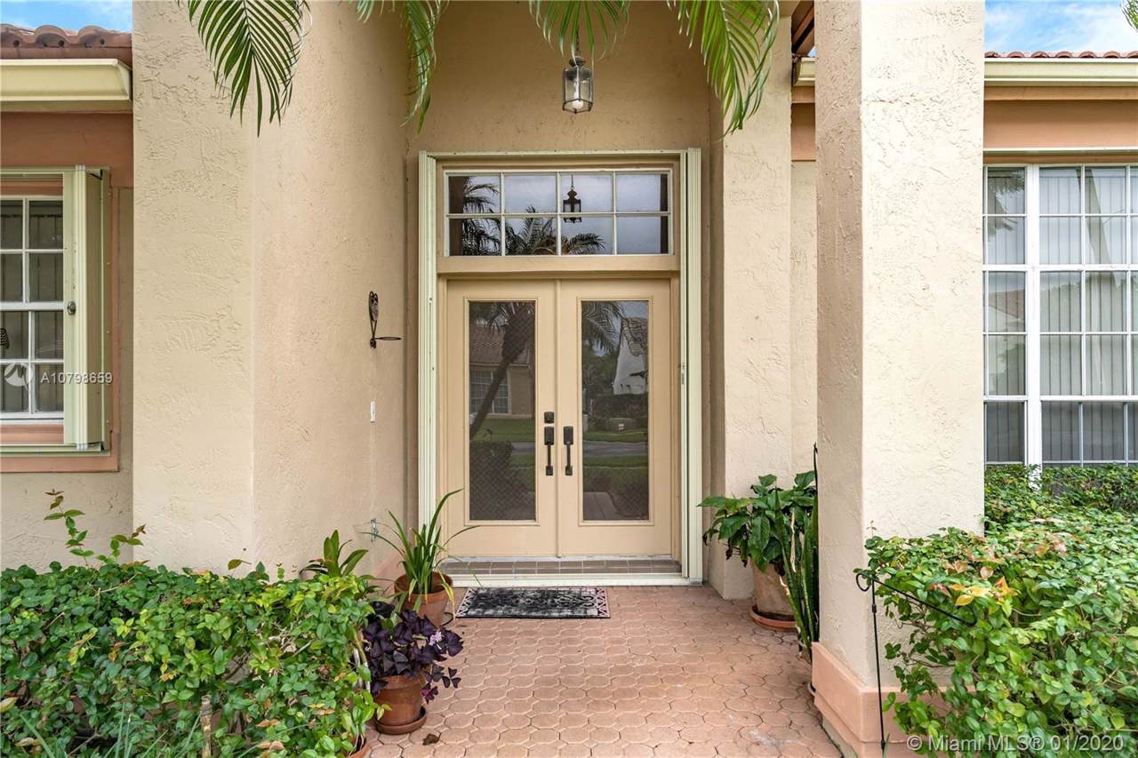 19328 14th St - Photo 1