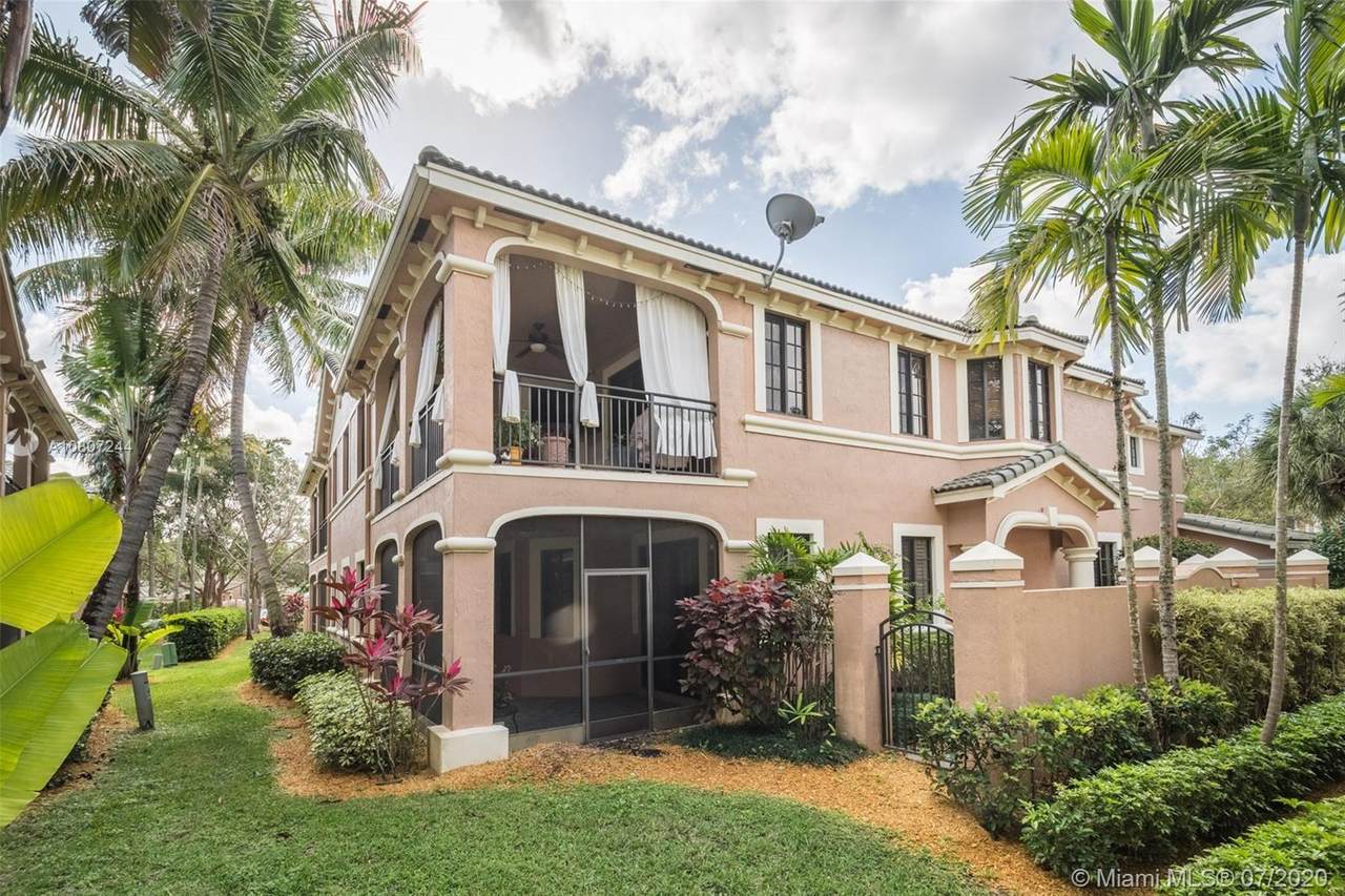2800 Center Court Drive - Photo 1