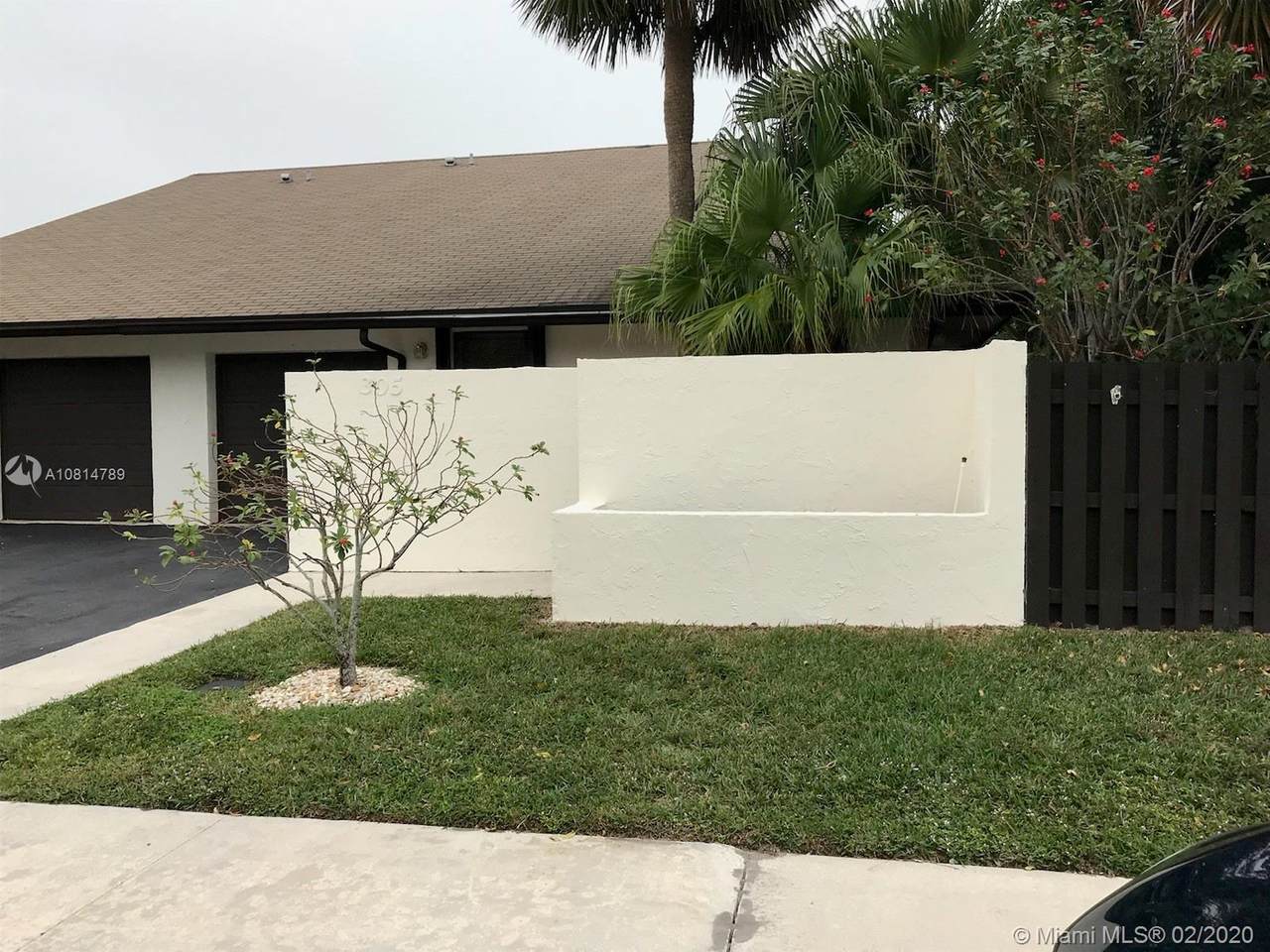 305 28th Ave - Photo 1