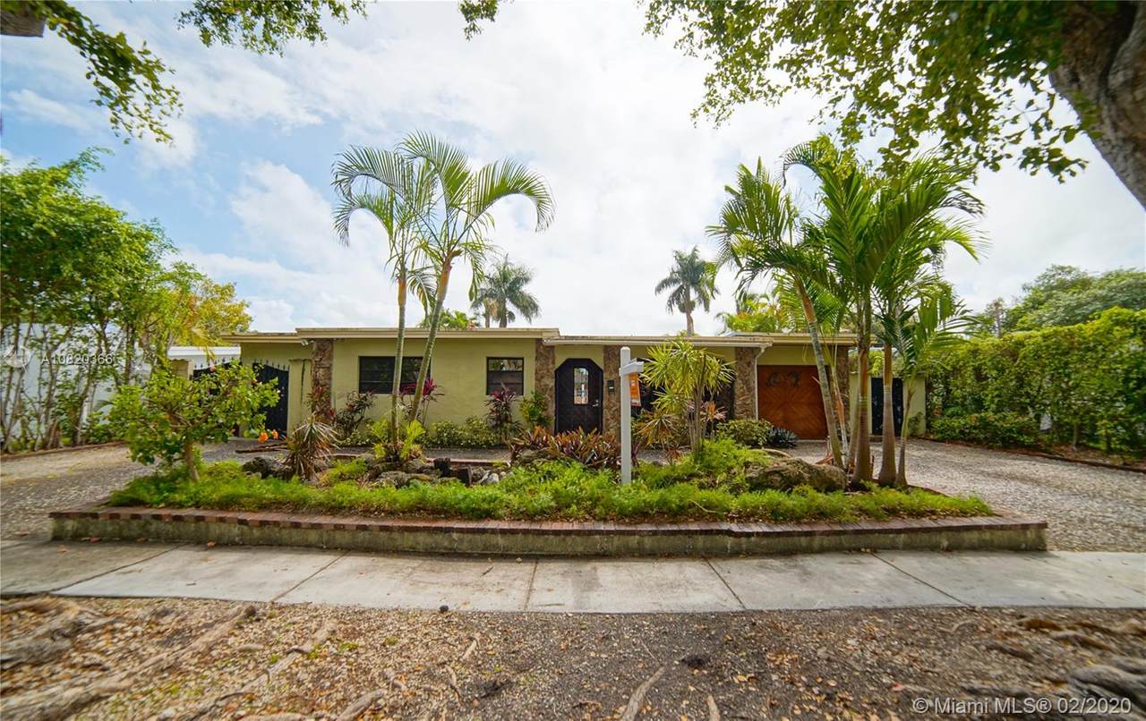 2120 Alamanda Dr - Photo 1