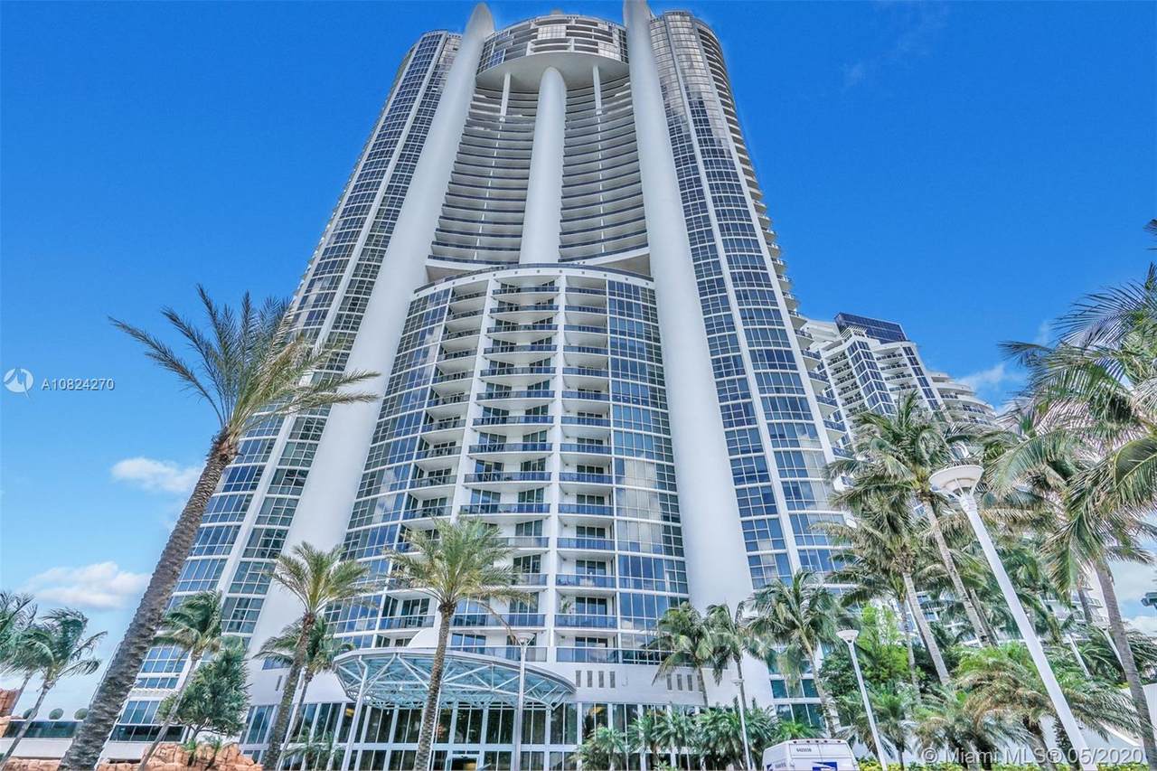 18101 Collins Ave - Photo 1