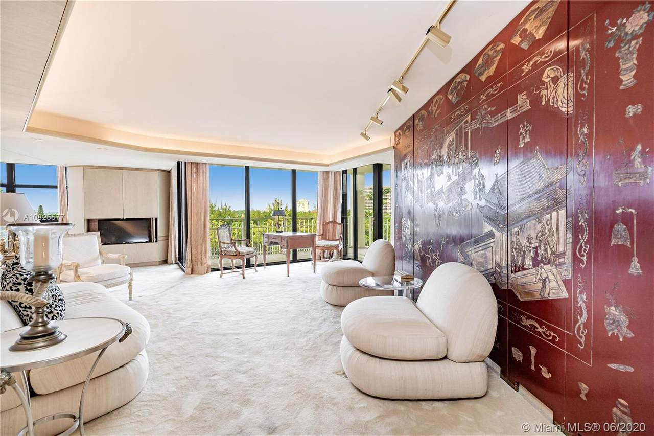 4000 Towerside Ter - Photo 1