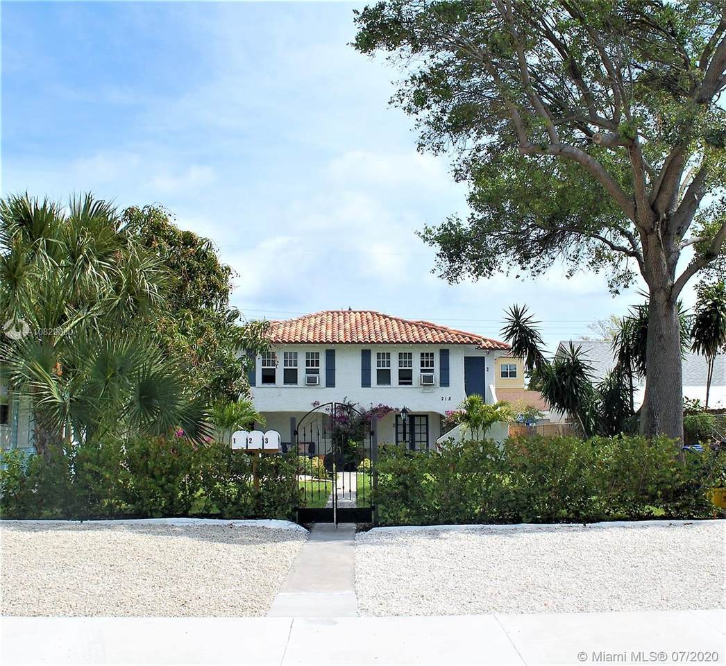 218 M Street - Photo 1