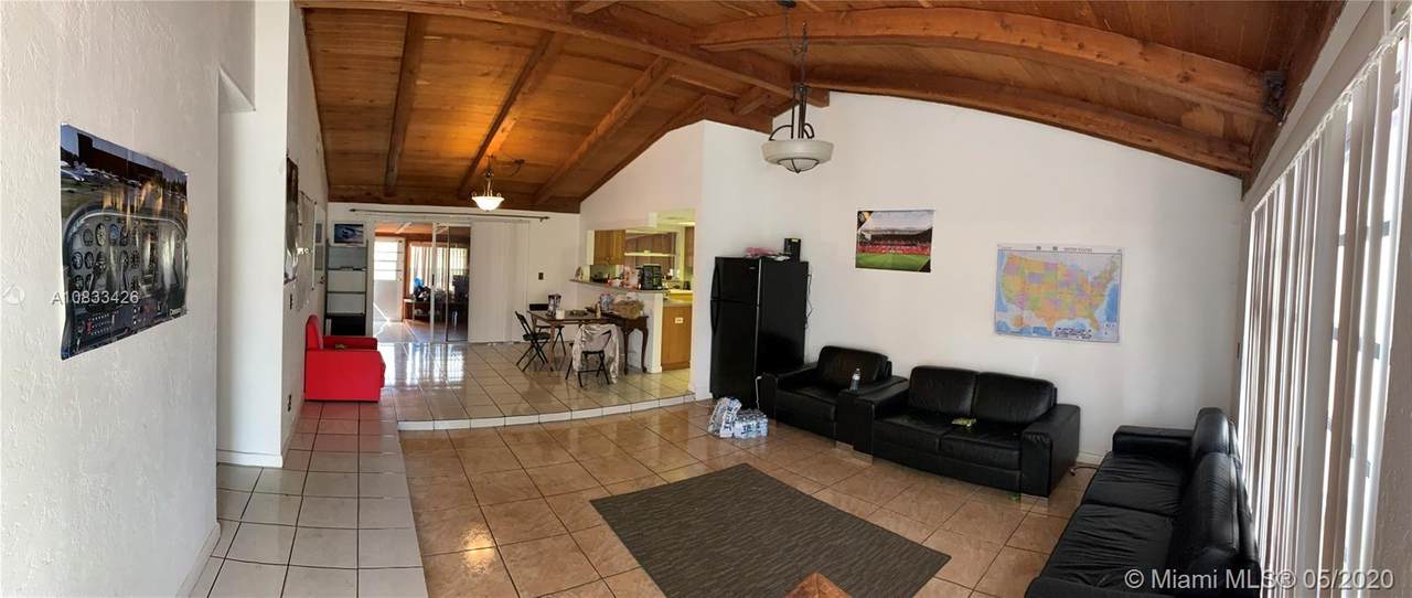 2700 Cypress Ct - Photo 1