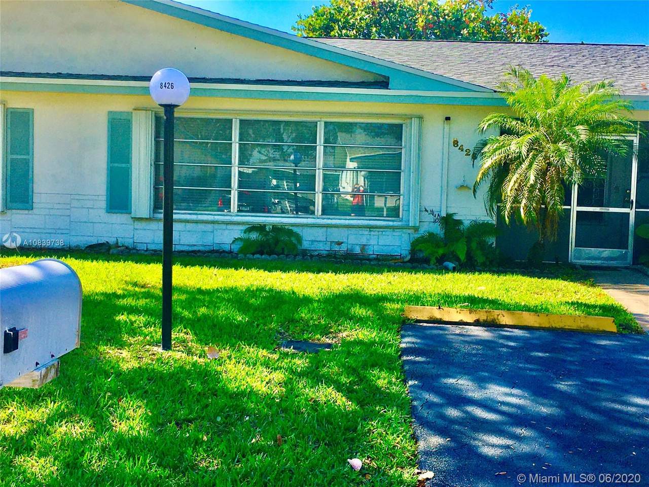 8426 10th St - Photo 1