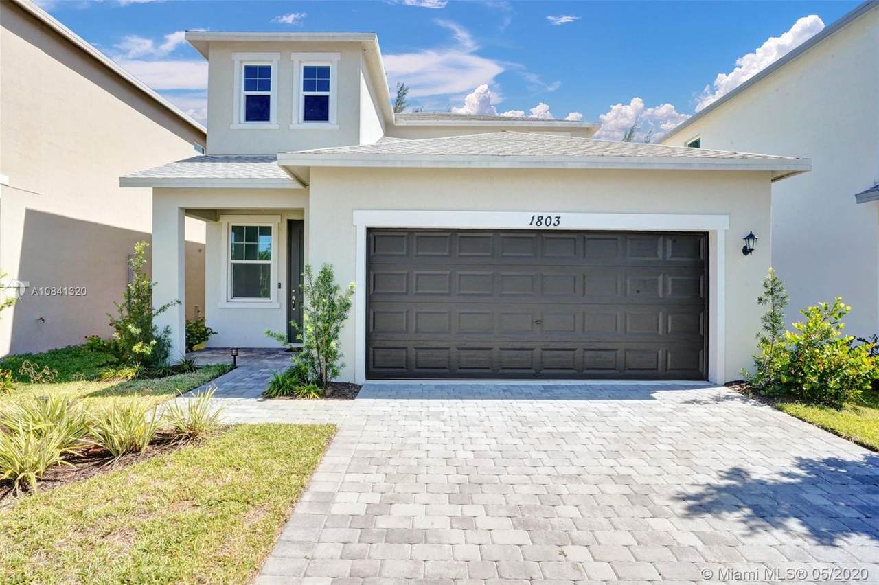 1803 Lake Cove Dr - Photo 1