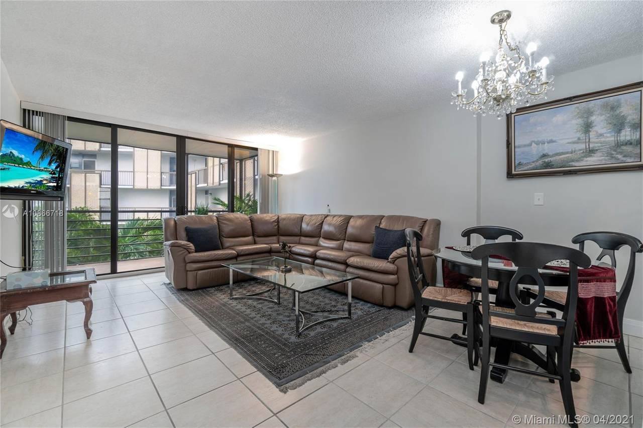 20400 Country Club Dr - Photo 1