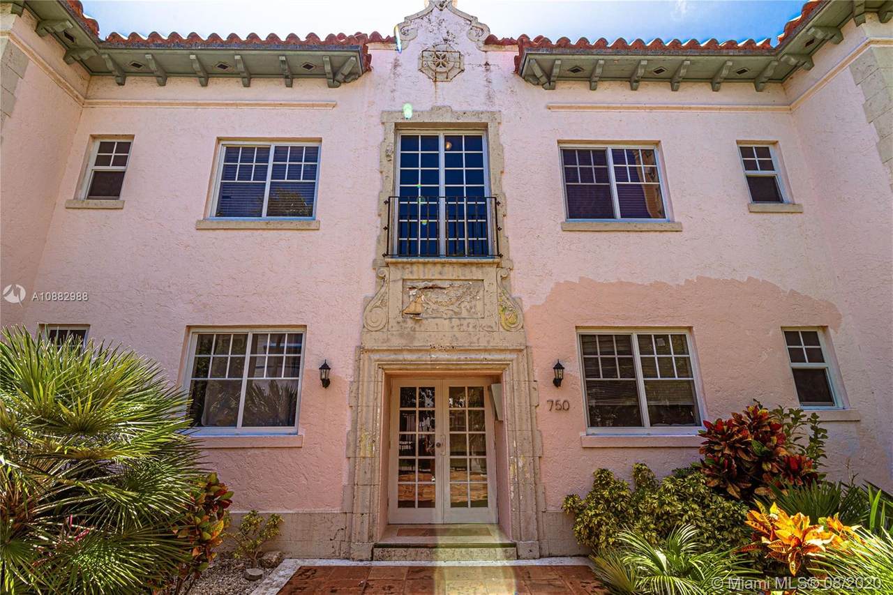 750 Pennsylvania Ave - Photo 1