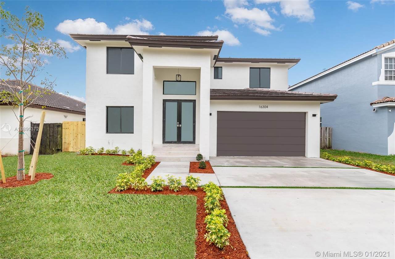 16304 61st Ln - Photo 1