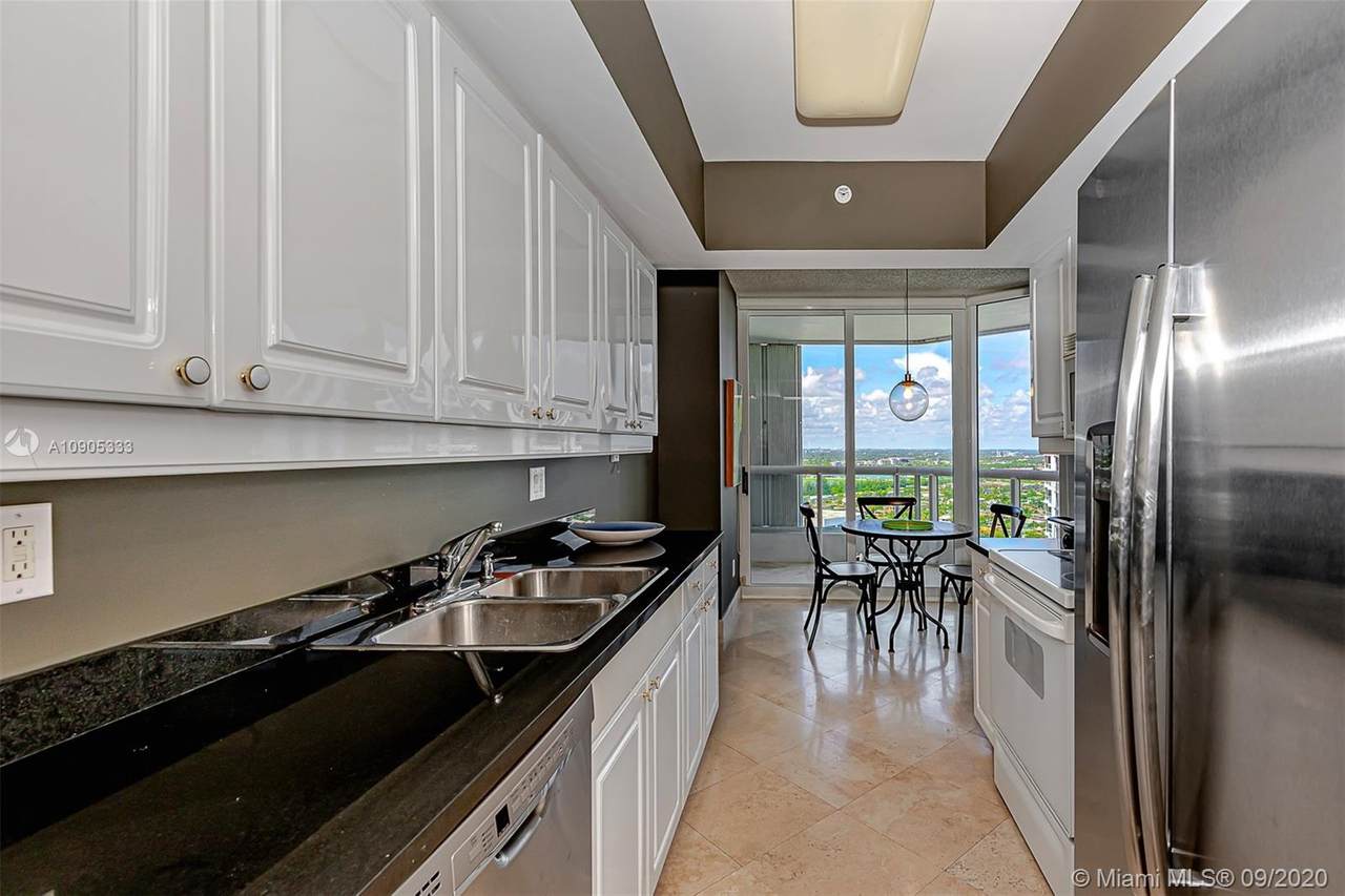 21055 Yacht Club Dr - Photo 1