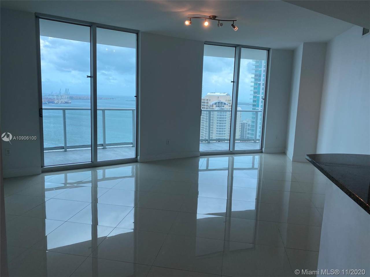 300 Biscayne Blvd - Photo 1