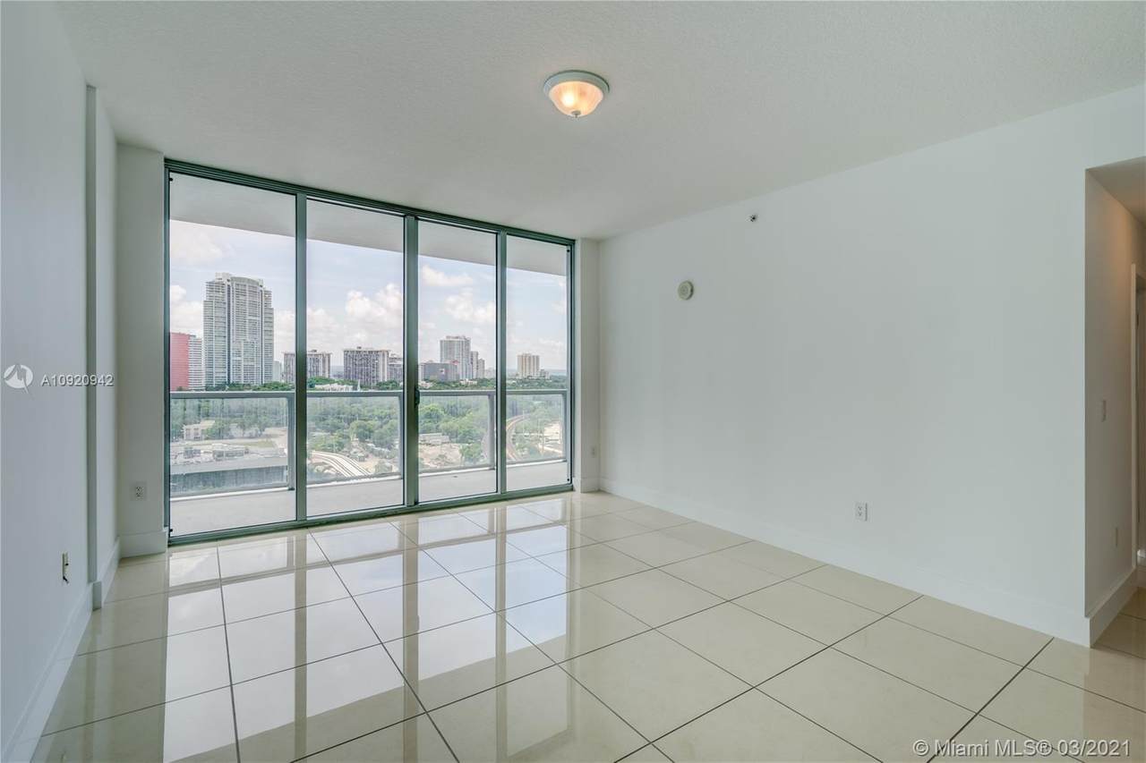 79 12th St - Photo 1