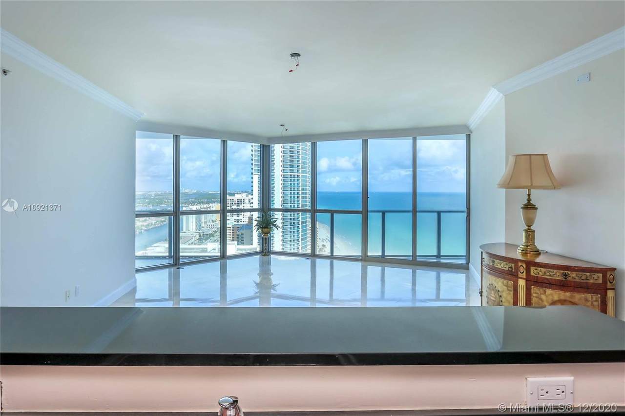3101 Ocean Dr - Photo 1