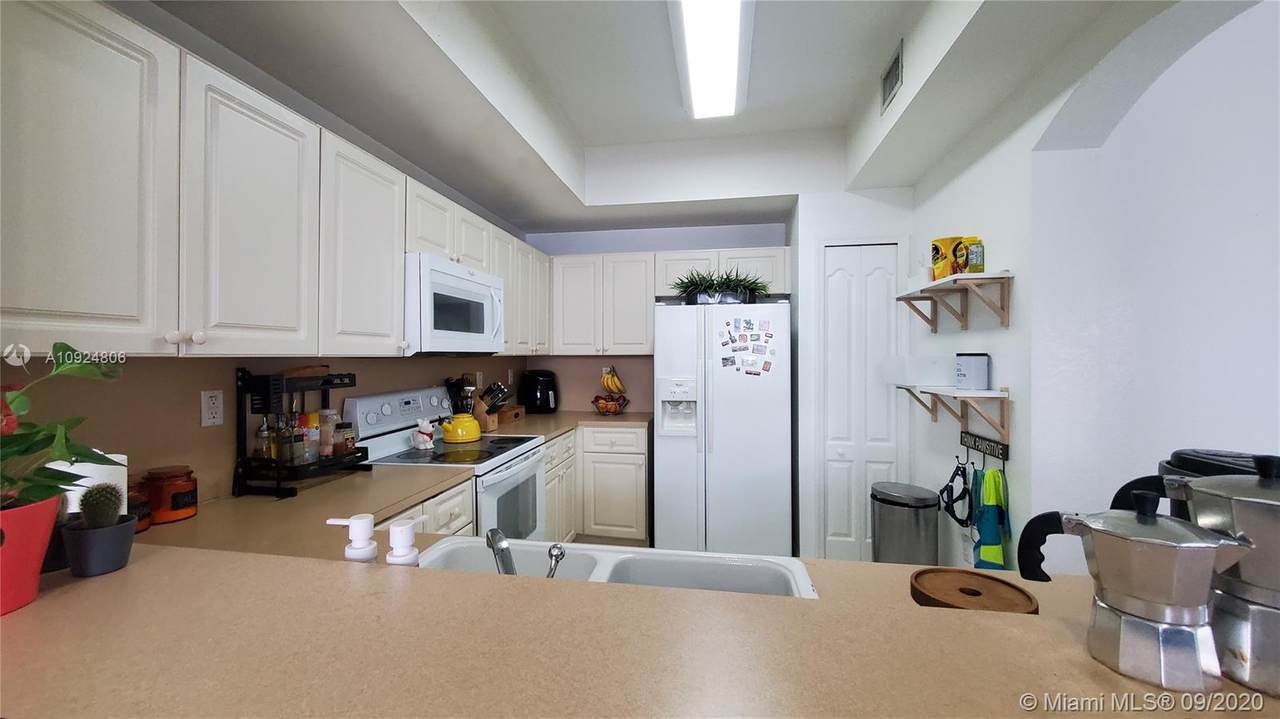 8886 Flagler St - Photo 1