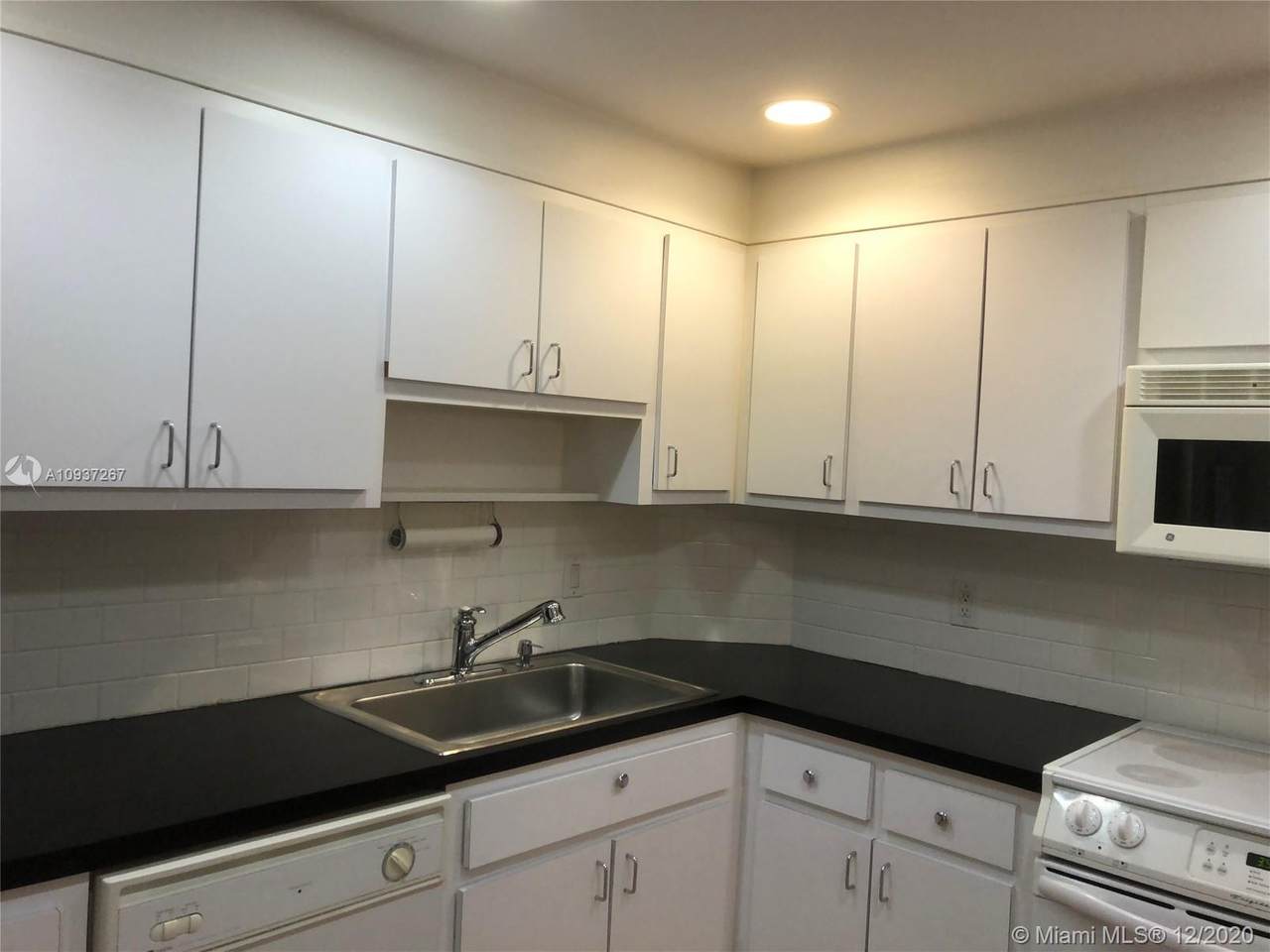 4350 Hillcrest Dr - Photo 1