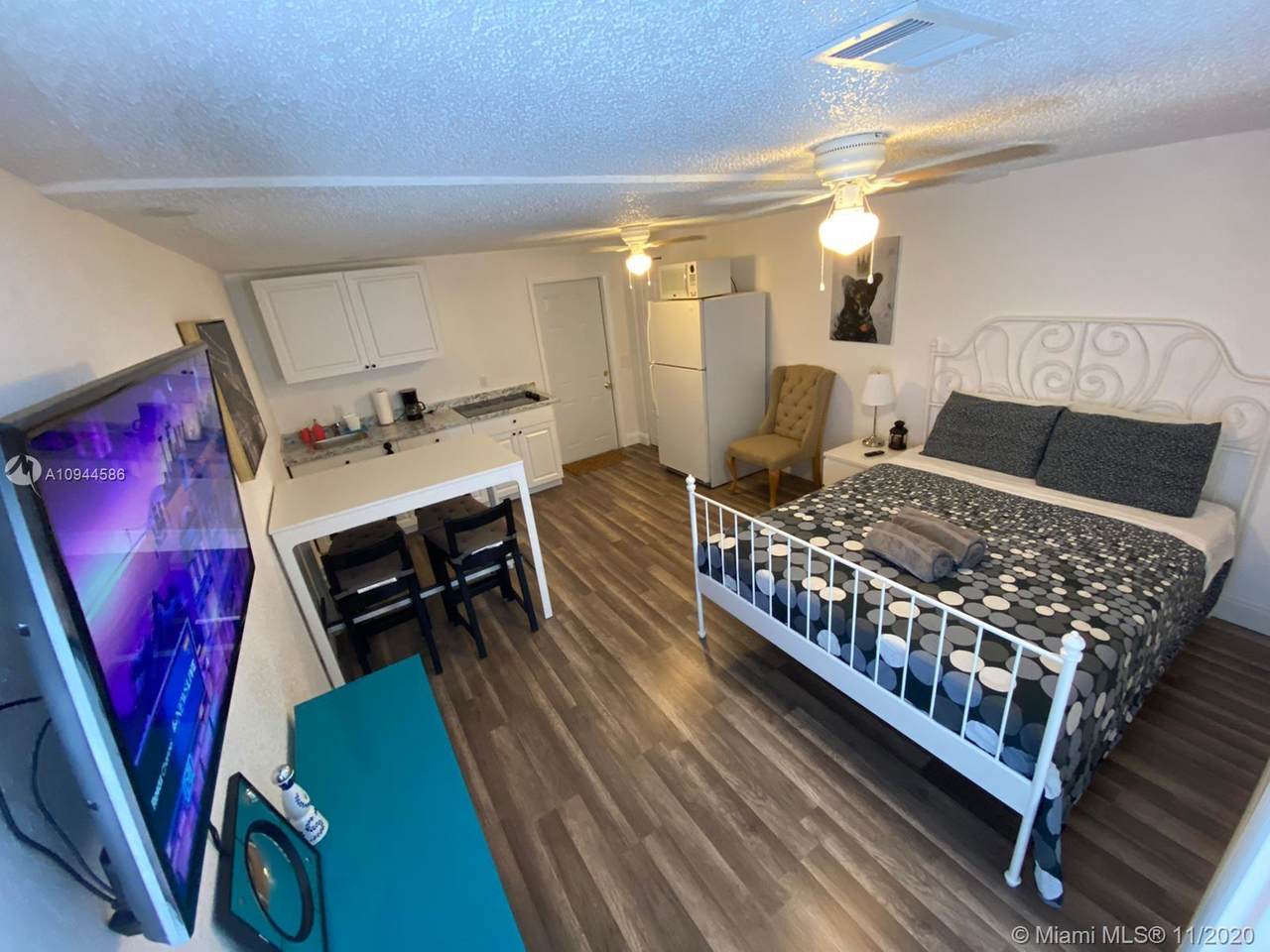 1223 128 Ave - Photo 1