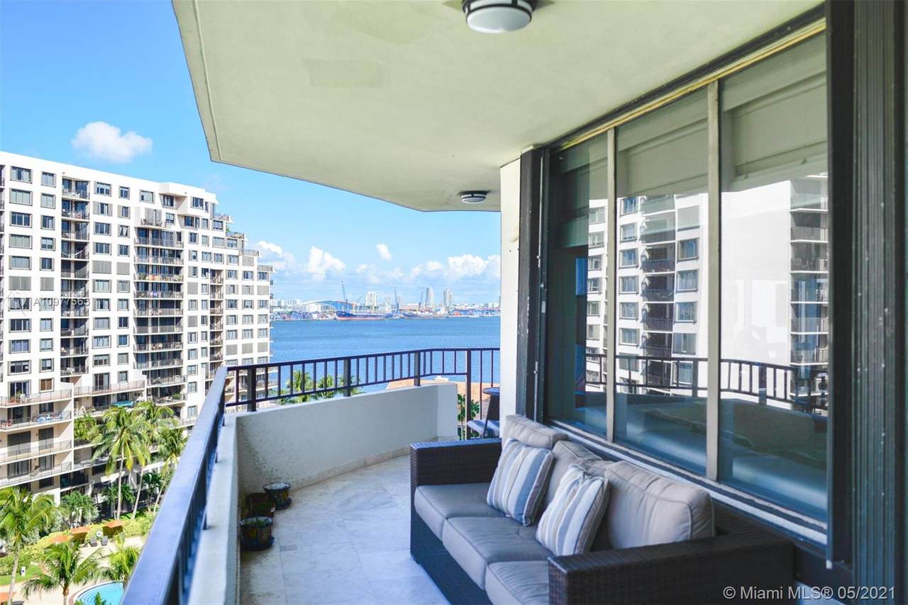 520 Brickell Key Dr - Photo 1
