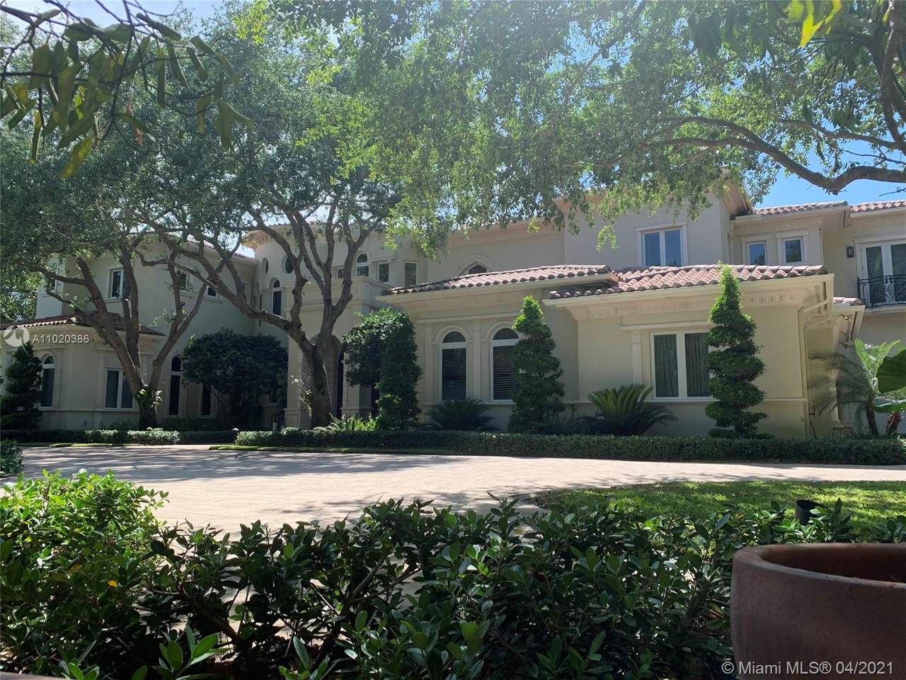 9700 Suburban Dr - Photo 1
