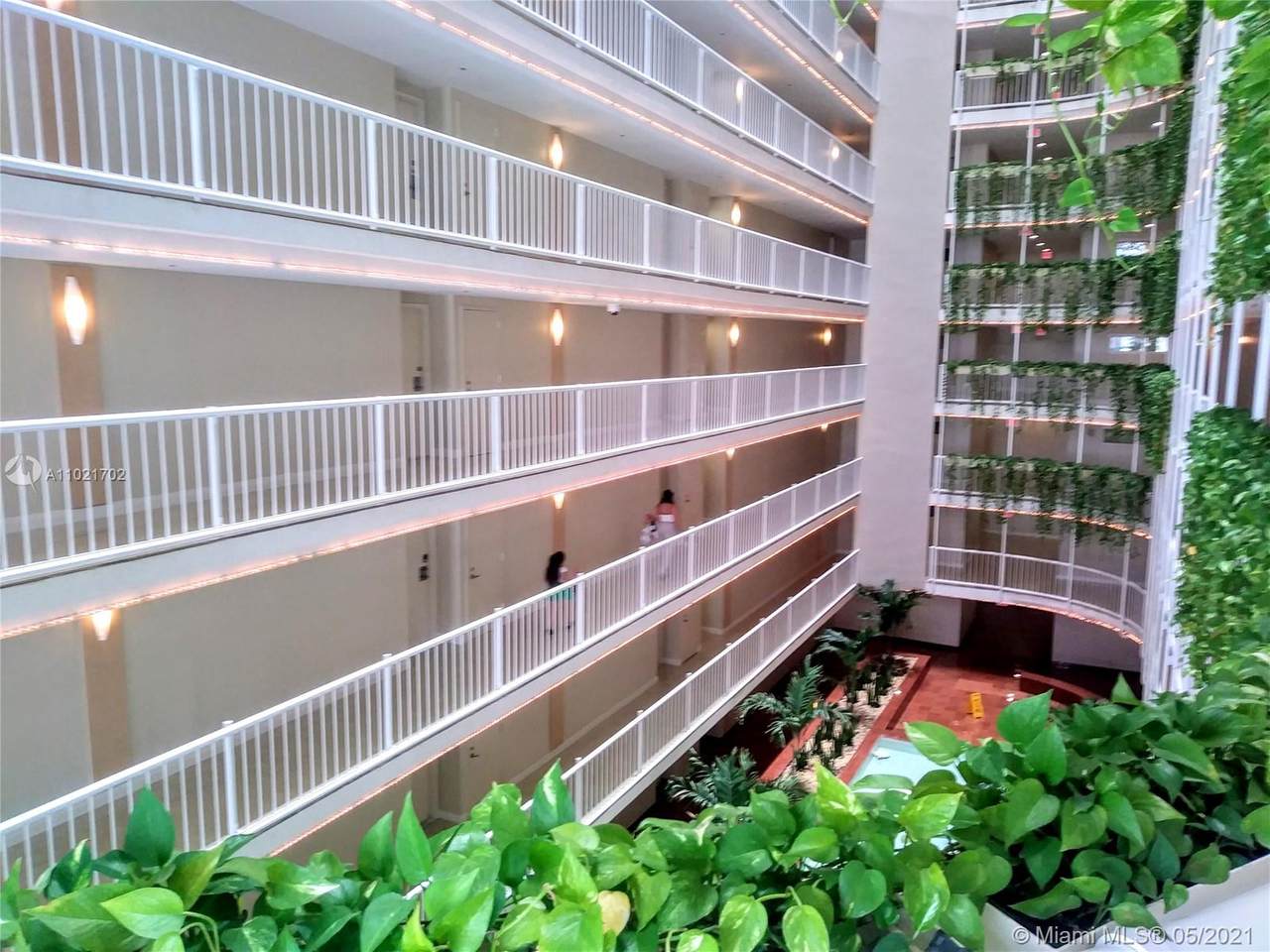 1717 Bayshore Dr - Photo 1