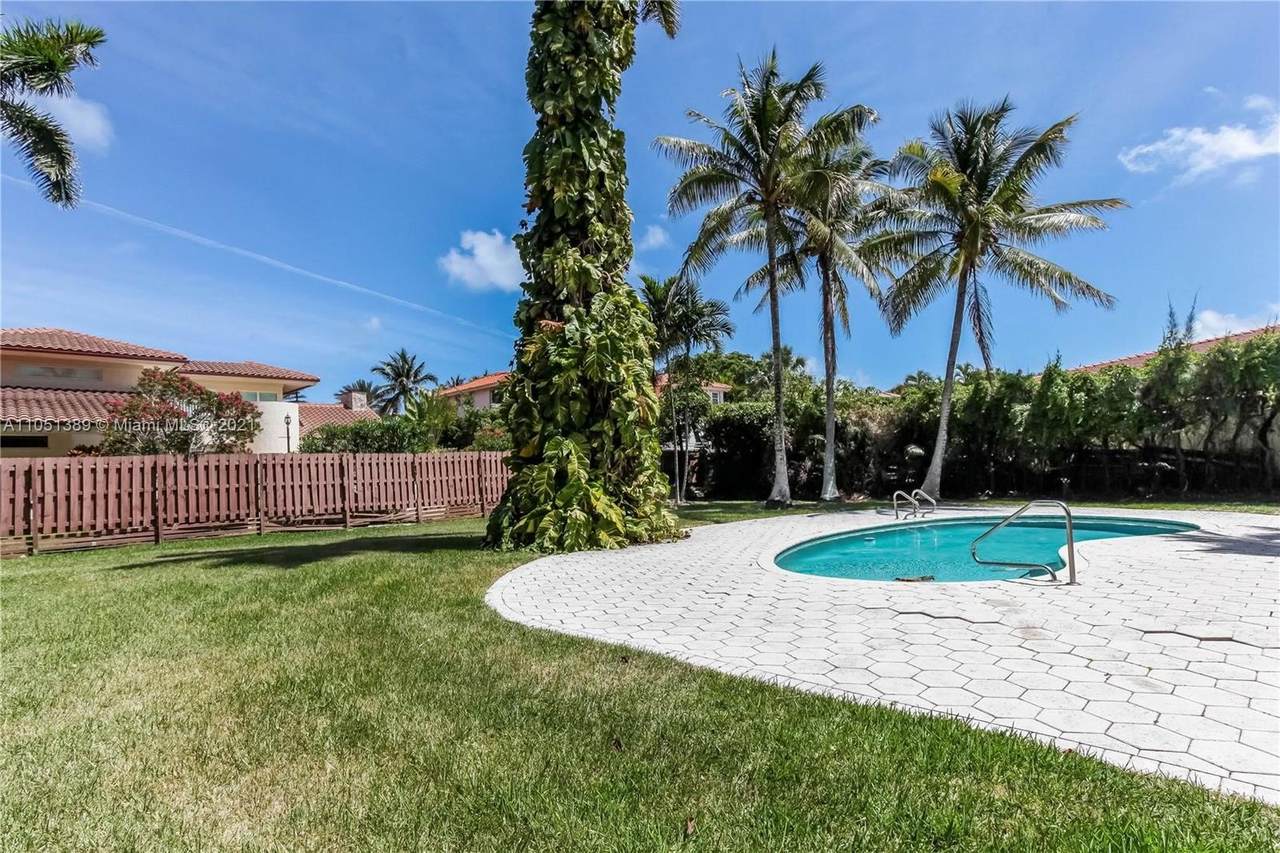 547 Golden Beach Dr - Photo 1