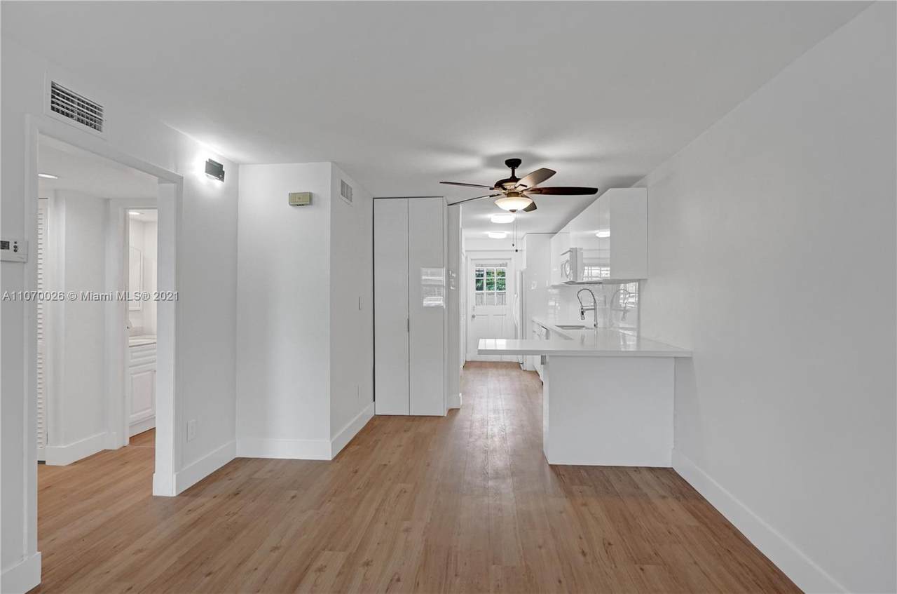 301 Bonaventure Boulevard - Photo 1
