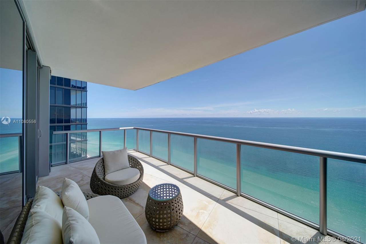 17121 Collins Ave - Photo 1