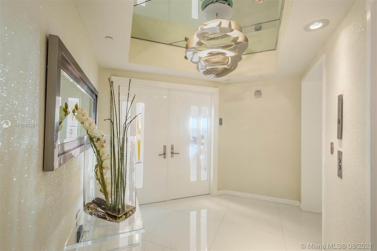 2711 Ocean Dr - Photo 1
