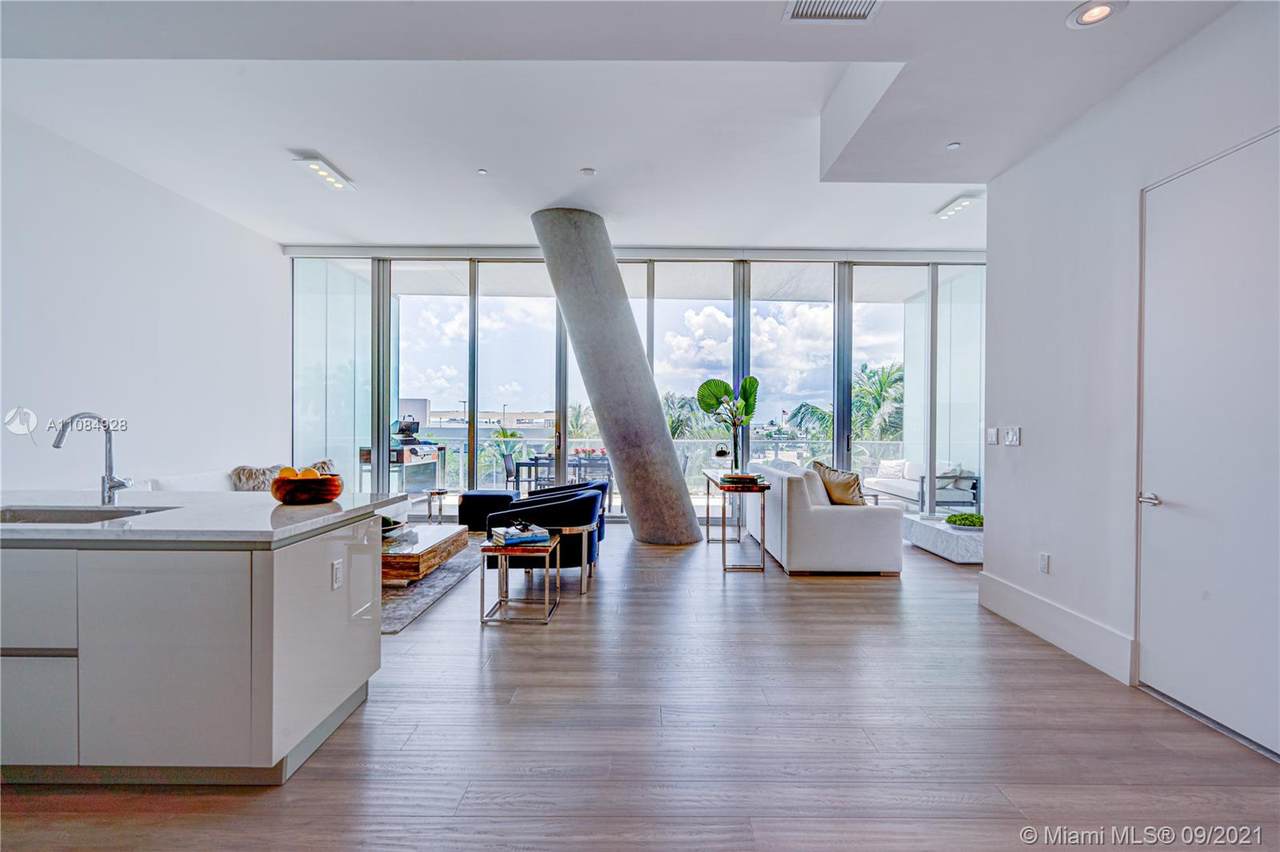 2675 Bayshore Dr - Photo 1